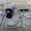 Ventilador metálico de suelo Mueda Ø28cm 50W